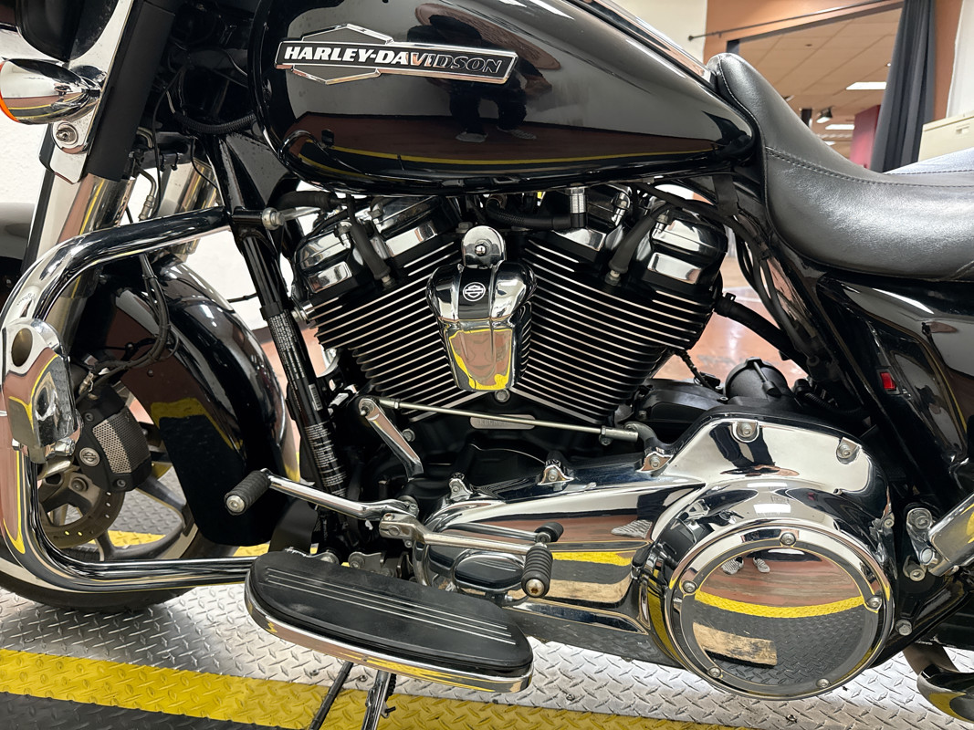 Street Glide®