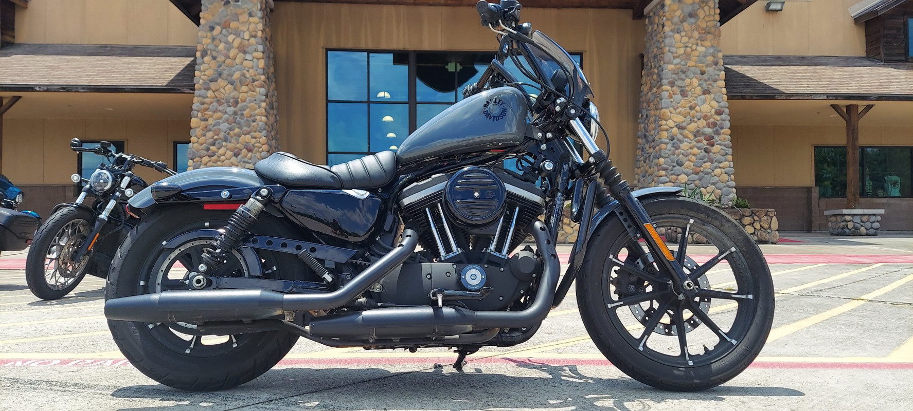 Iron 883®