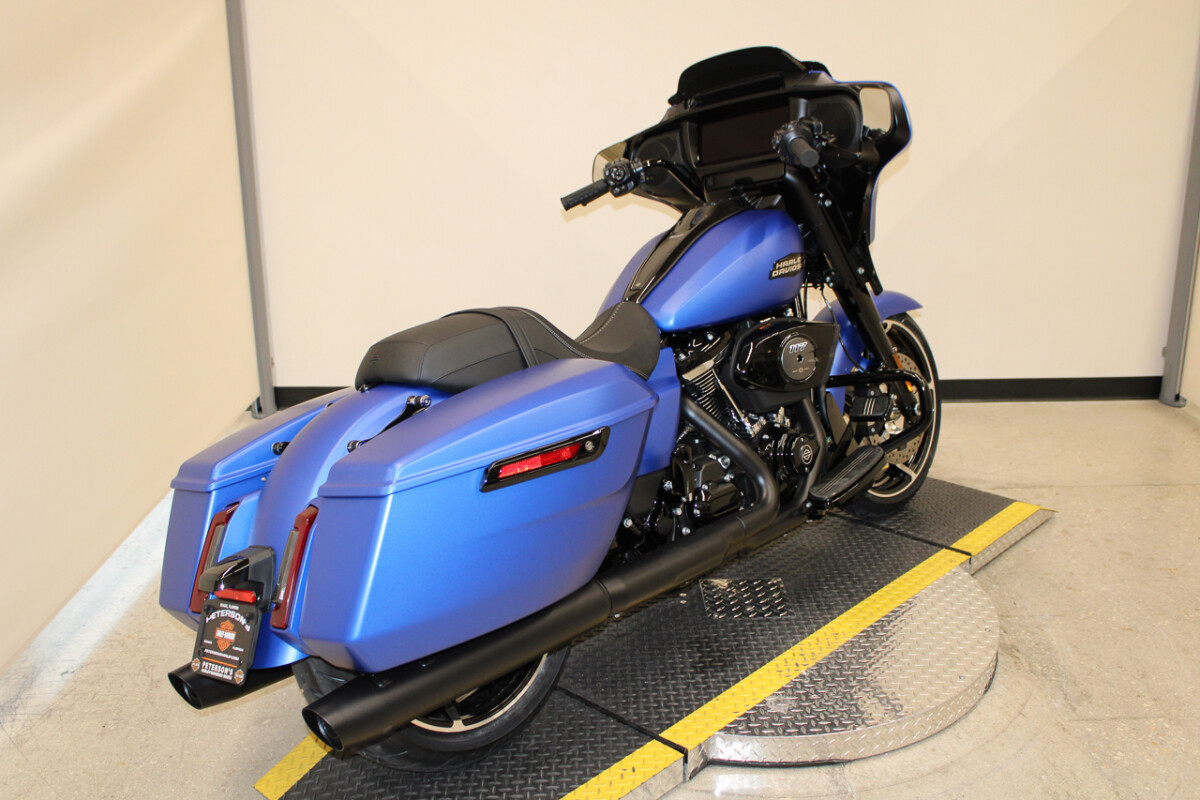 Street Glide®