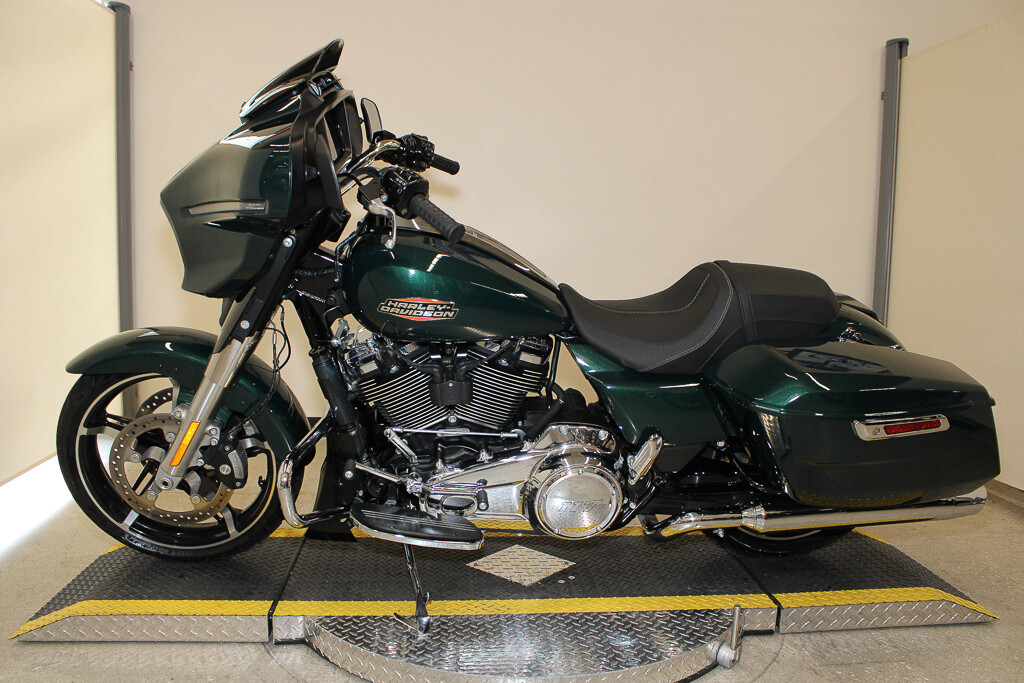 Street Glide®