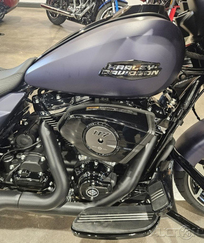Street Glide®
