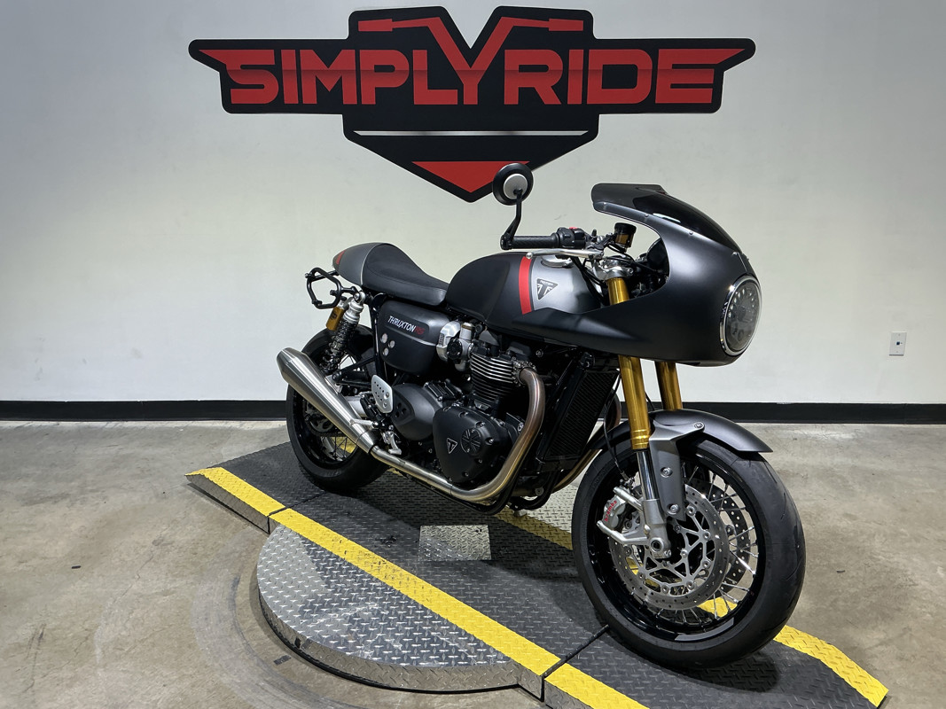 THRUXTON RS