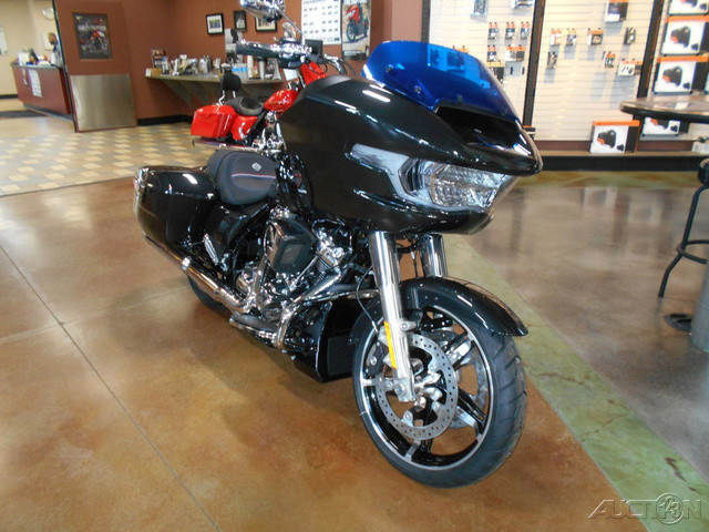 Road Glide®