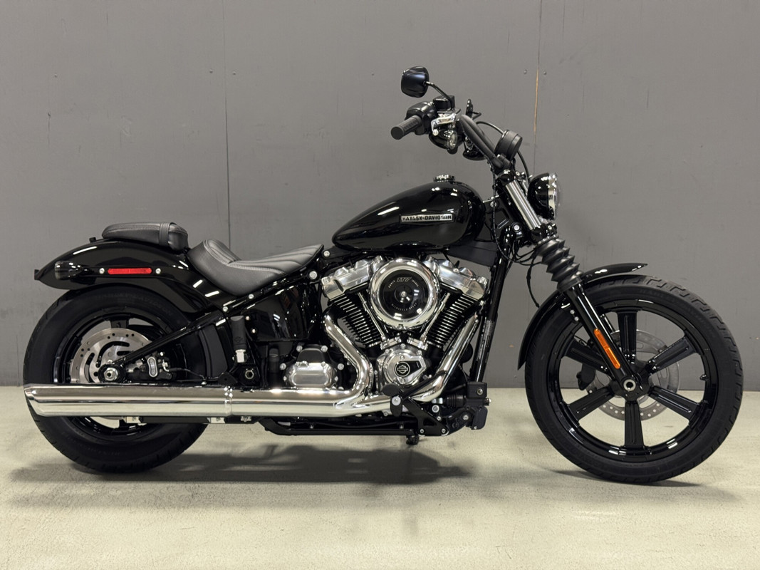Street Bob®