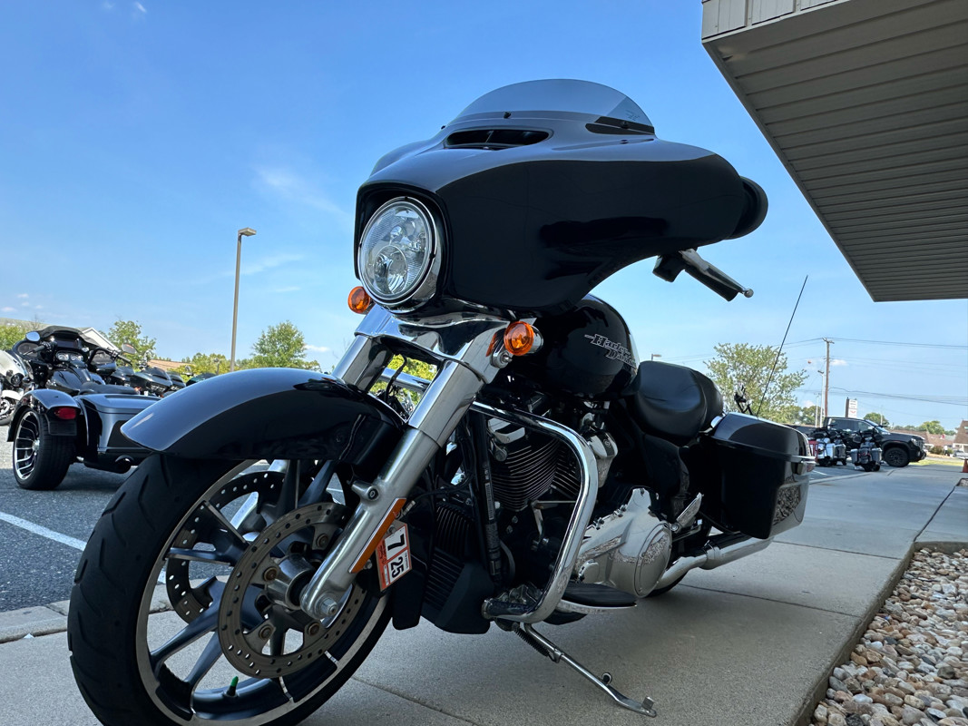 Street Glide®