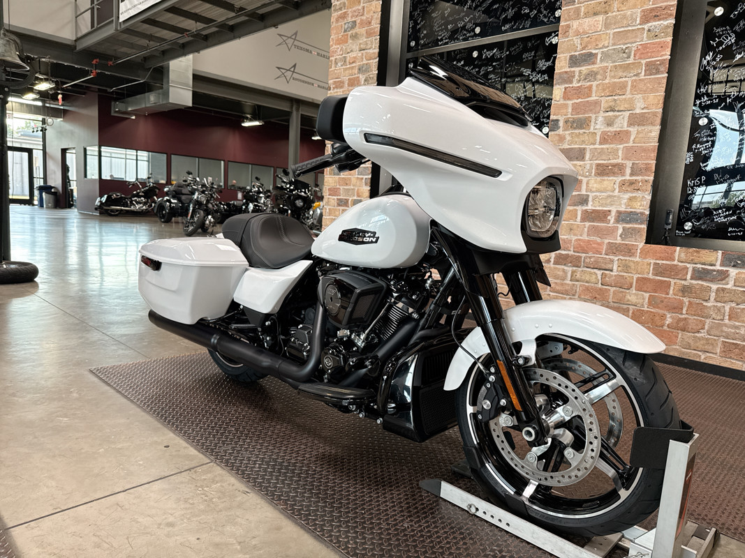 Street Glide®