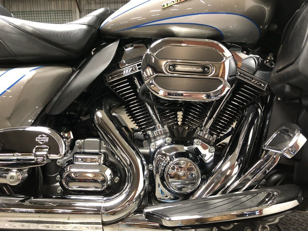 CVO® Road Glide® Ultra