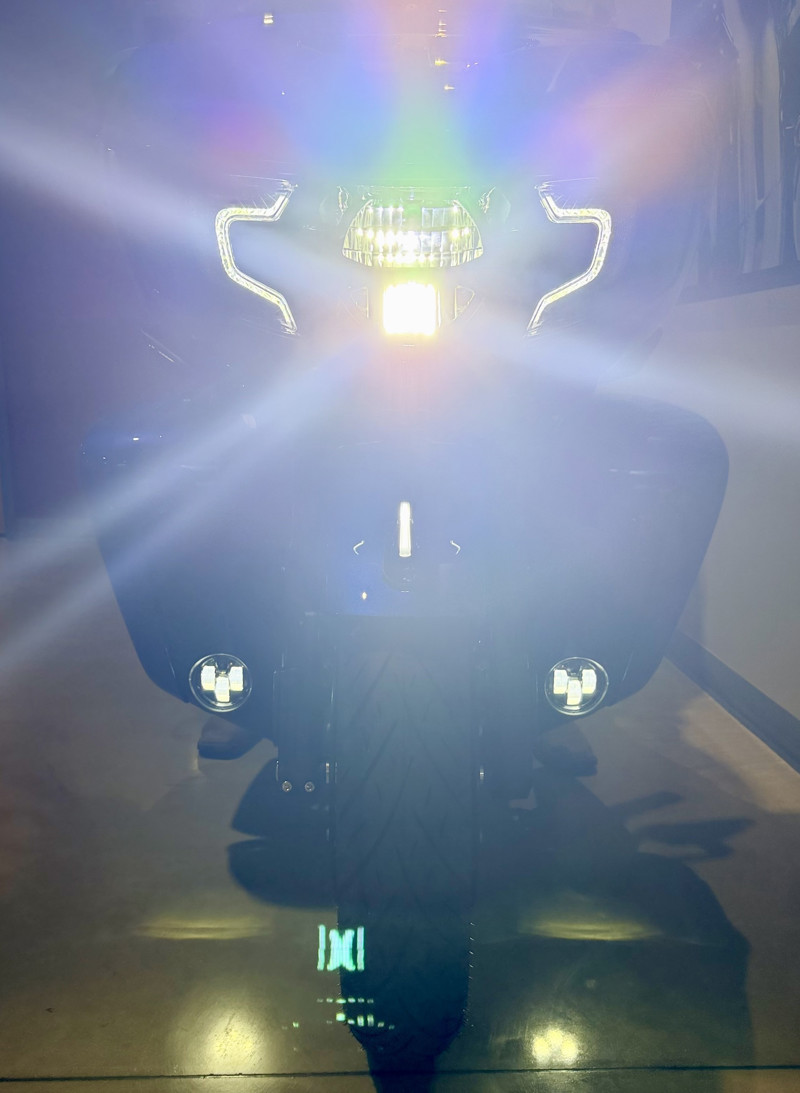 Pursuit Dark Horse 112