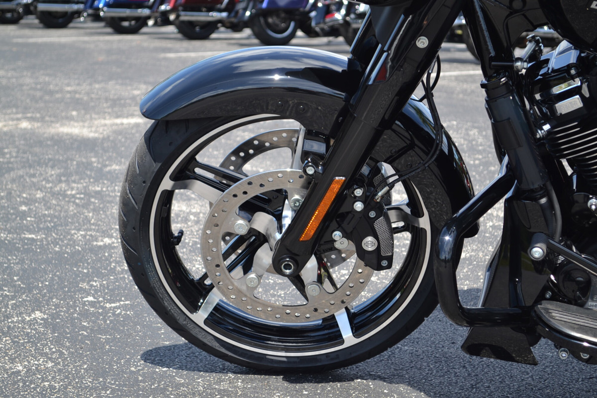 Street Glide®