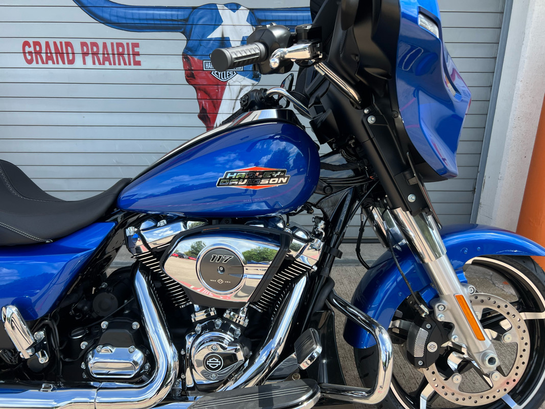 Street Glide®