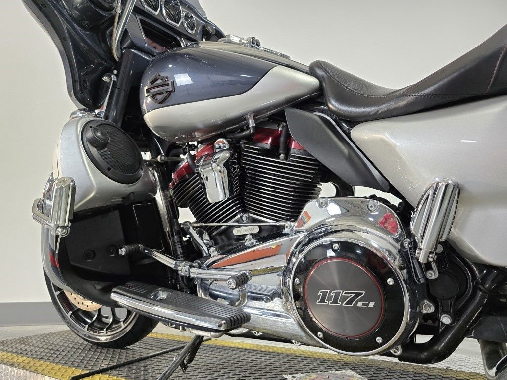CVO® Street Glide®