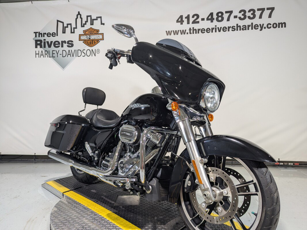 Street Glide®