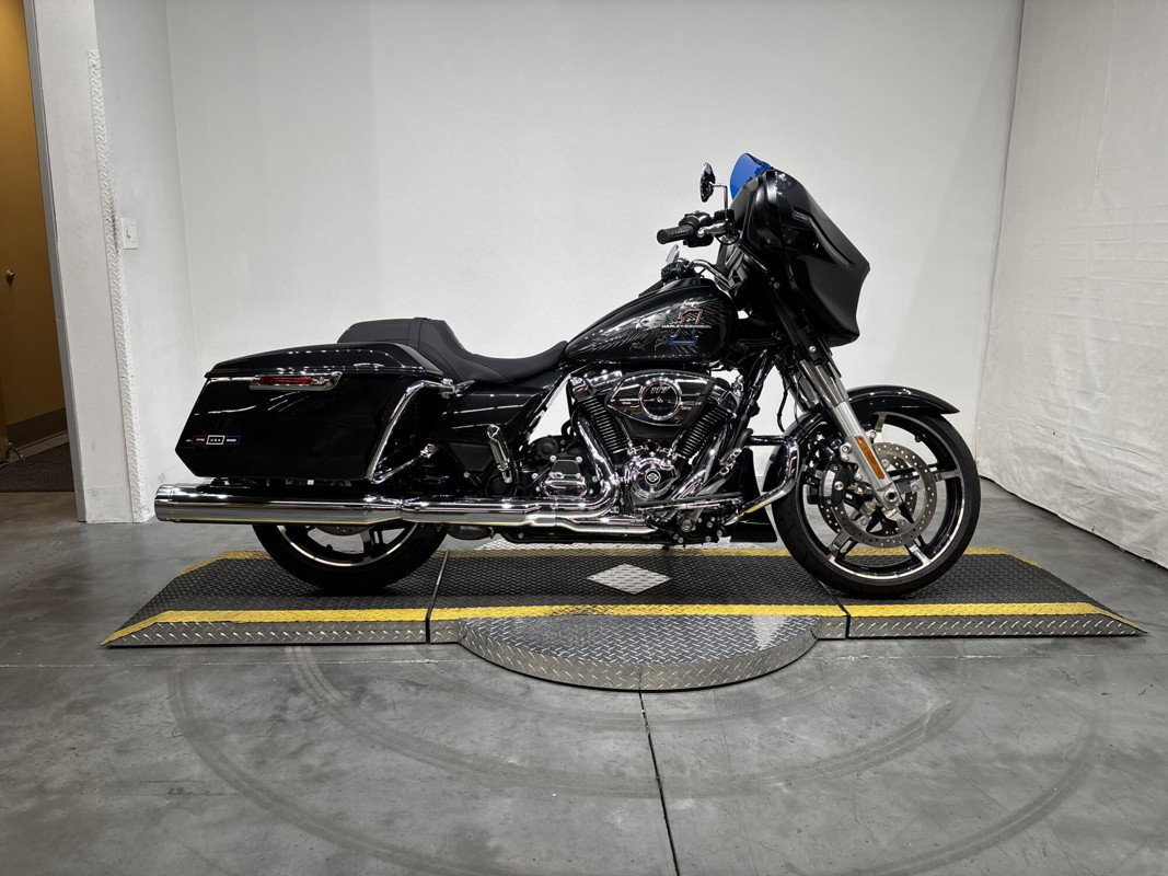 Street Glide®