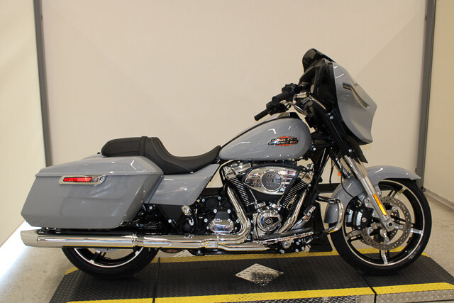 Street Glide®