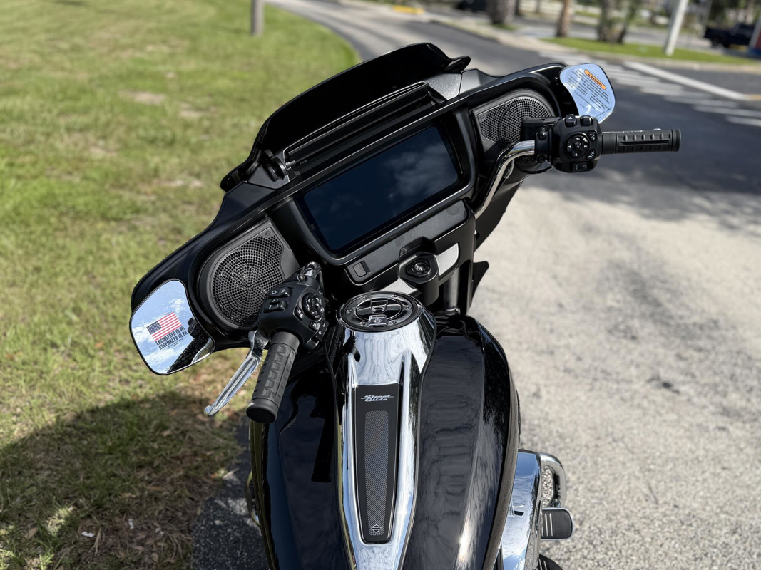 Street Glide®