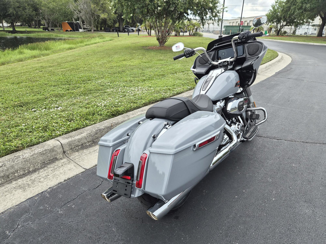 Road Glide®