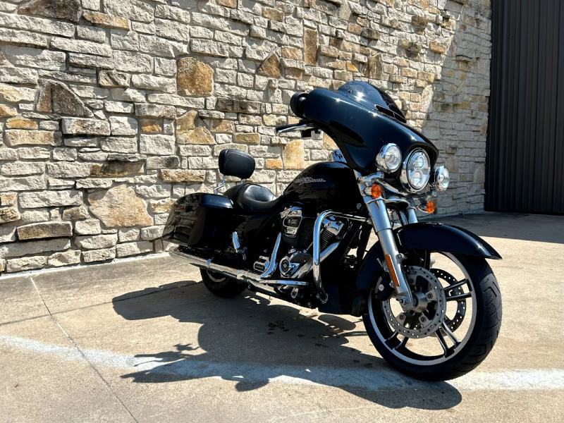 Street Glide®