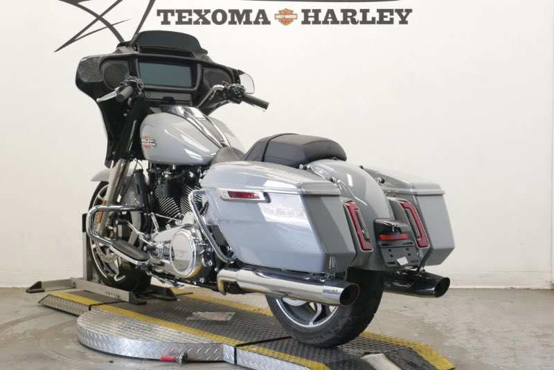 Street Glide®