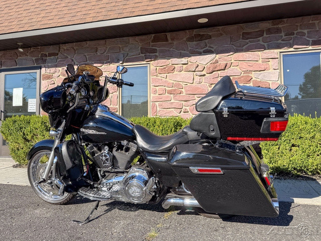 Street Glide®