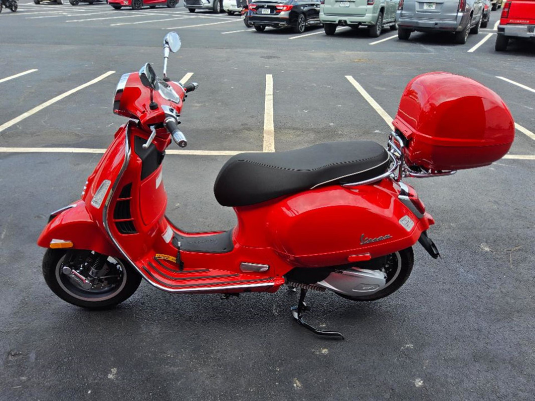 GTS 300 Super Sport