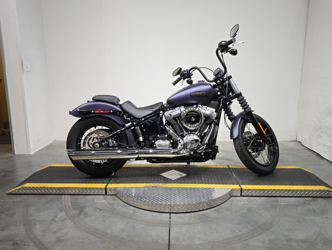Street Bob®