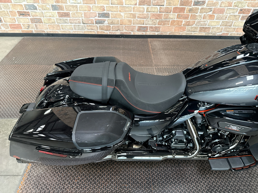 CVO® Road Glide®