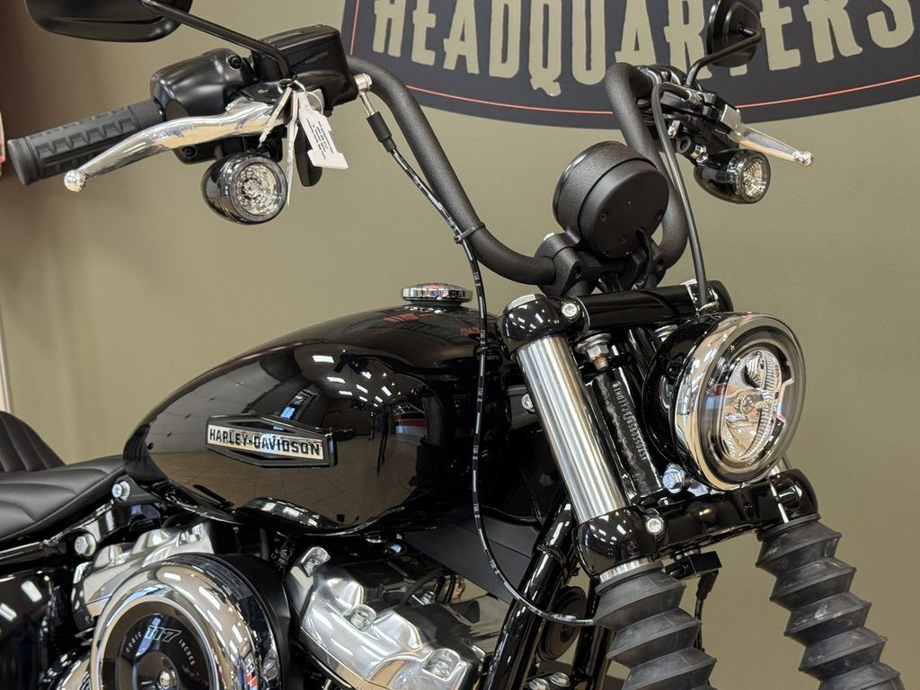 Street Bob®