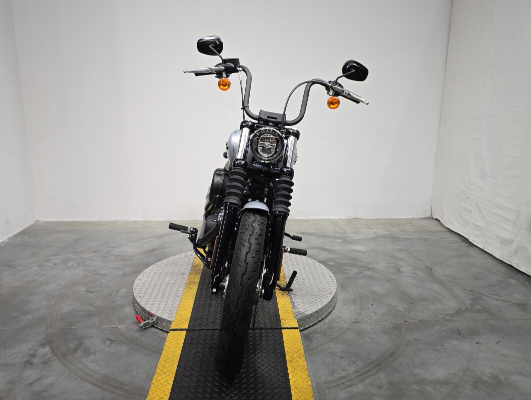 Street Bob®
