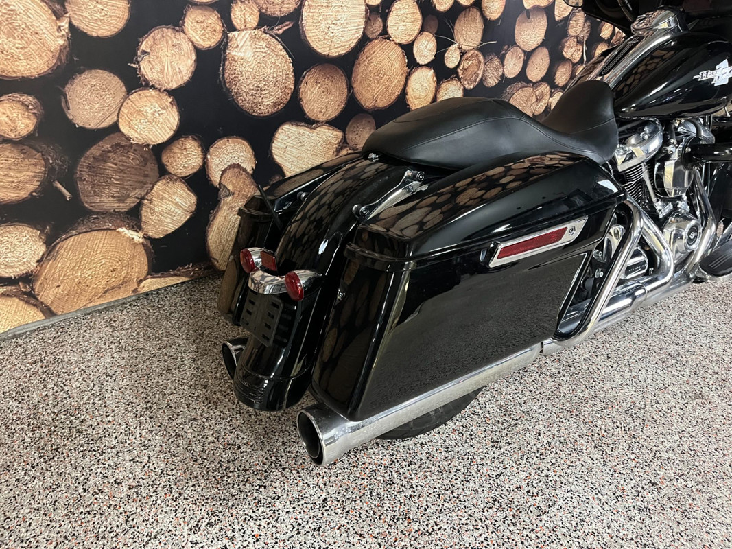 Street Glide®