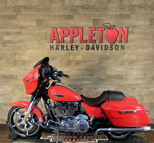Street Glide®
