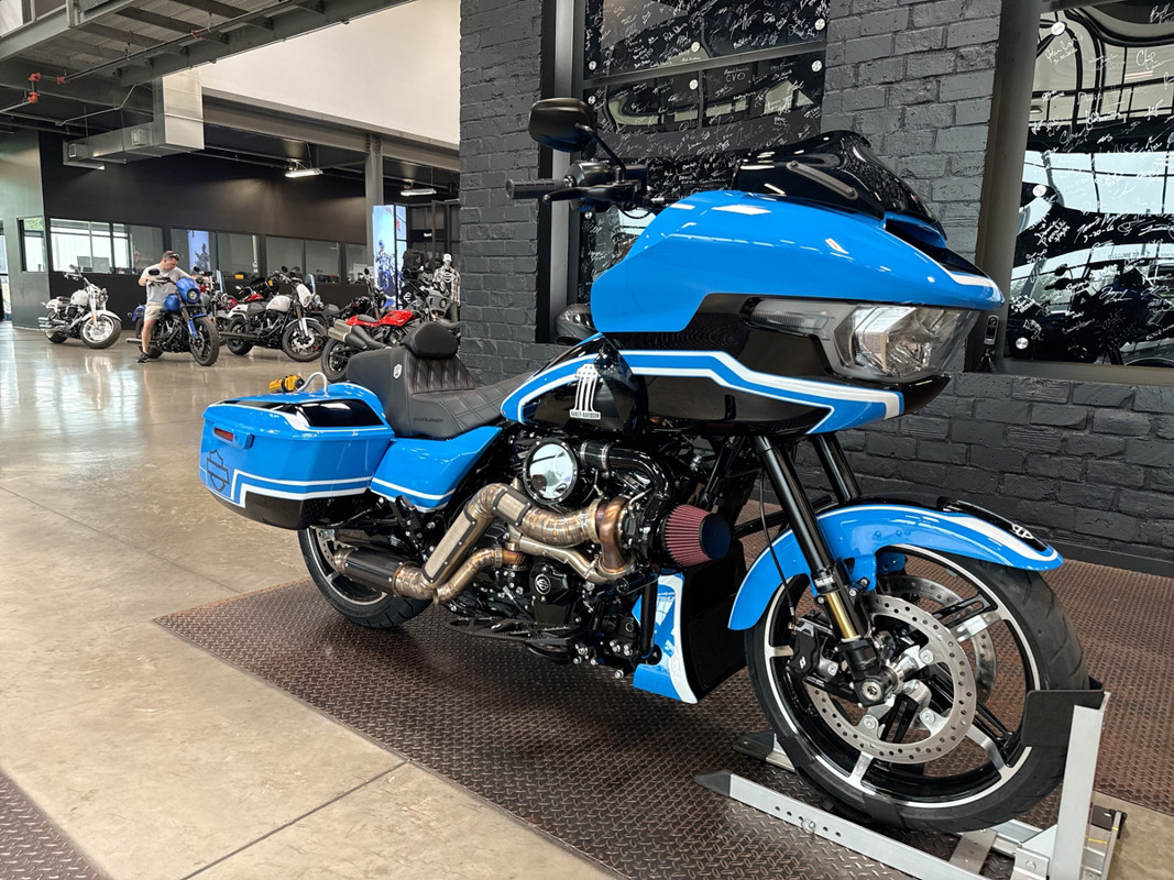 Road Glide®