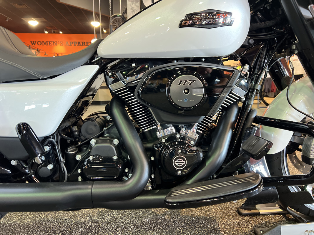 Street Glide®