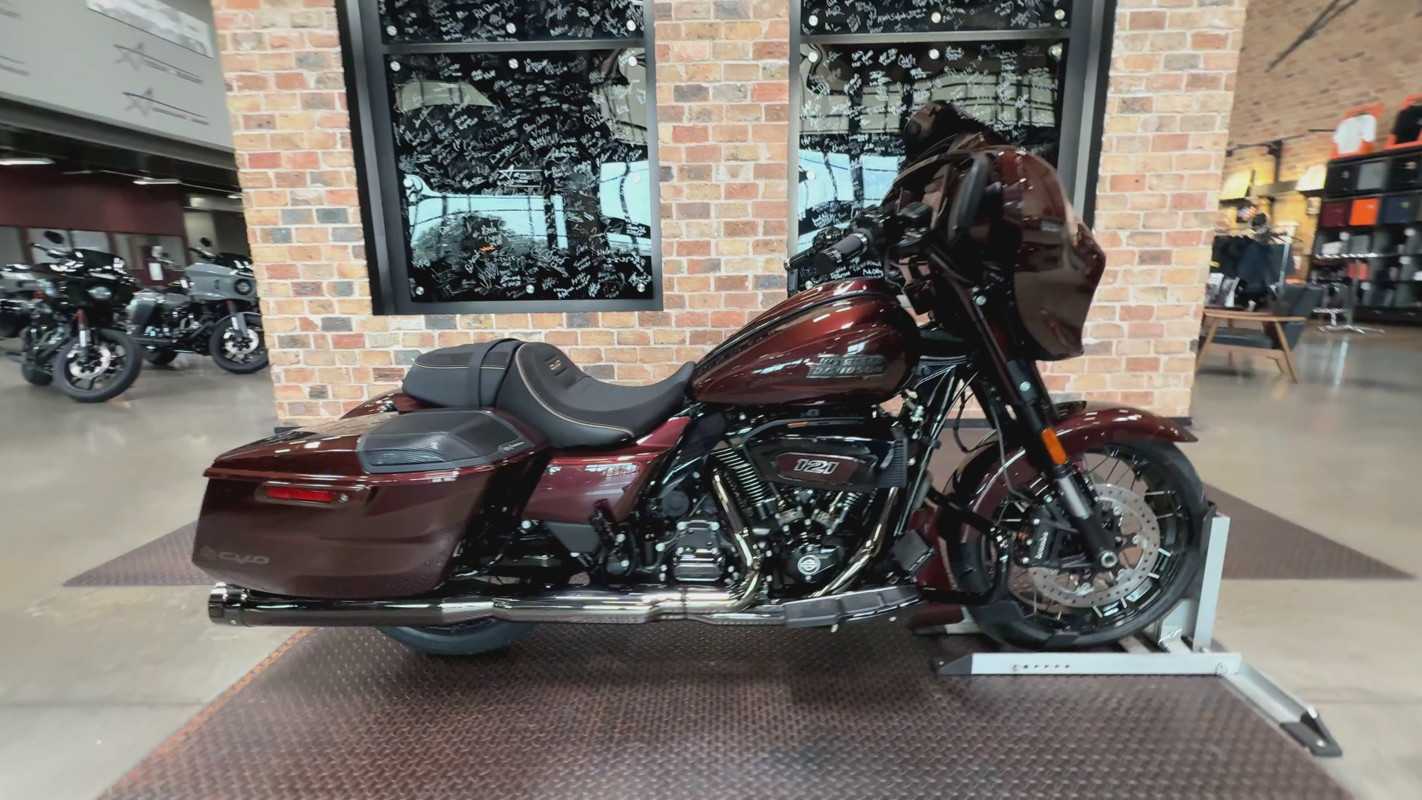 CVO® Street Glide®