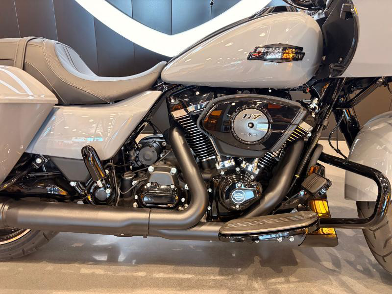 Road Glide®