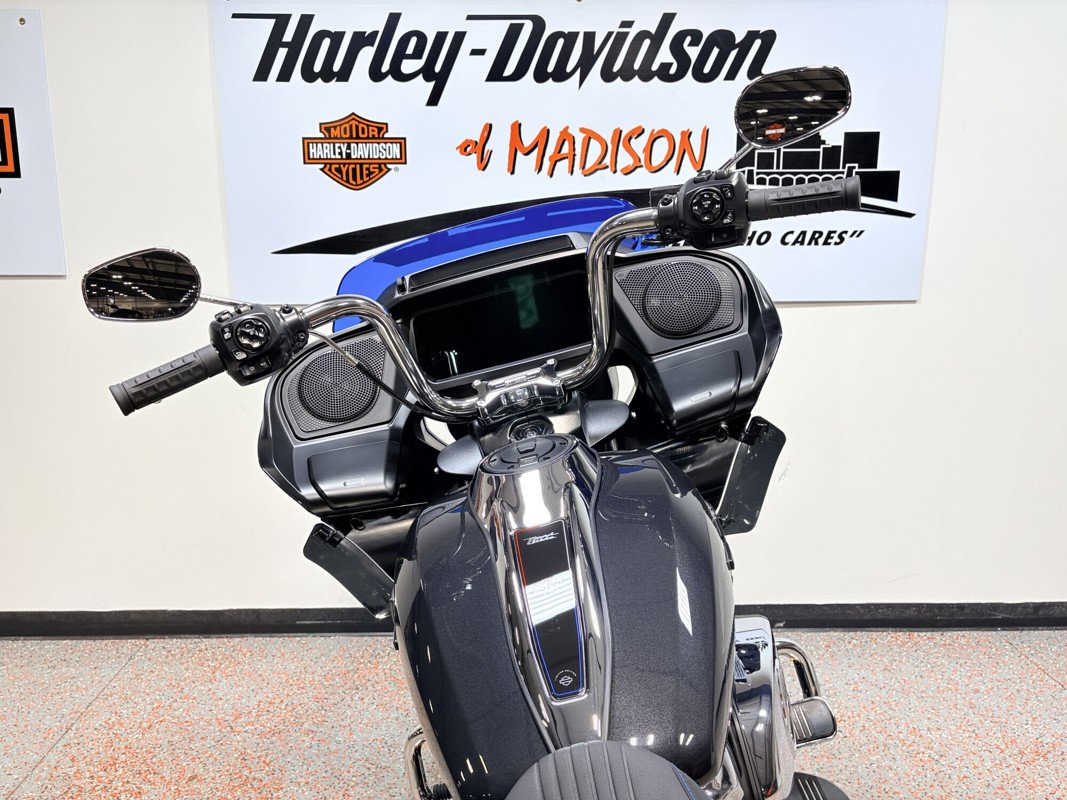 Road Glide®
