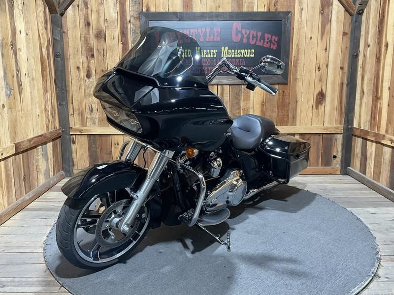 Road Glide®