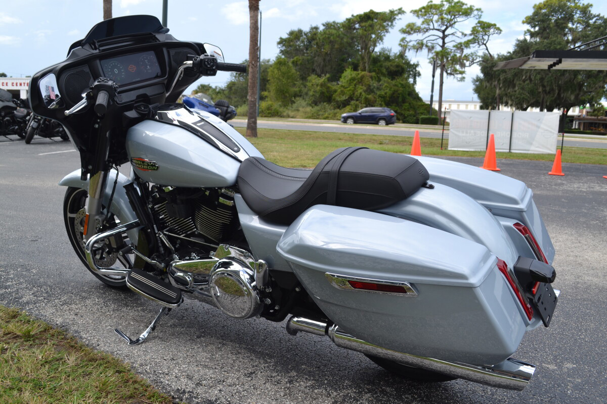 Street Glide®