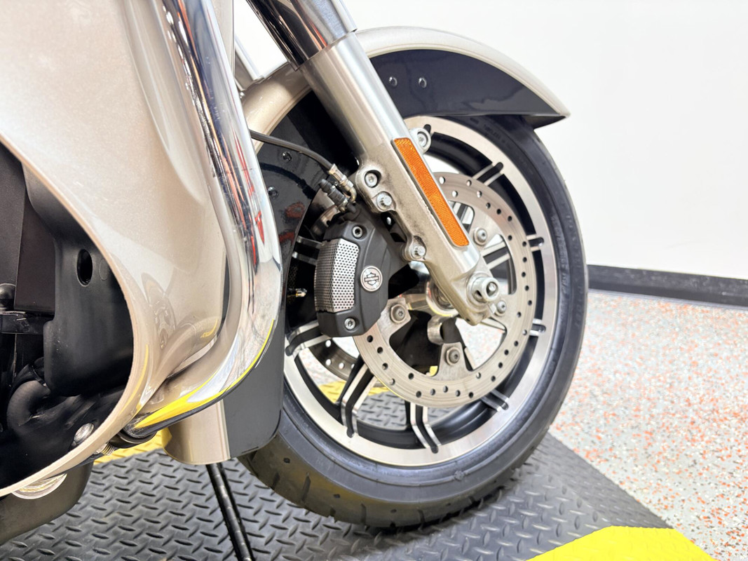Road Glide® Ultra