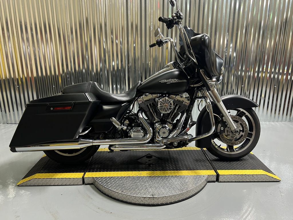 Street Glide®