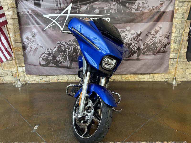 Street Glide®