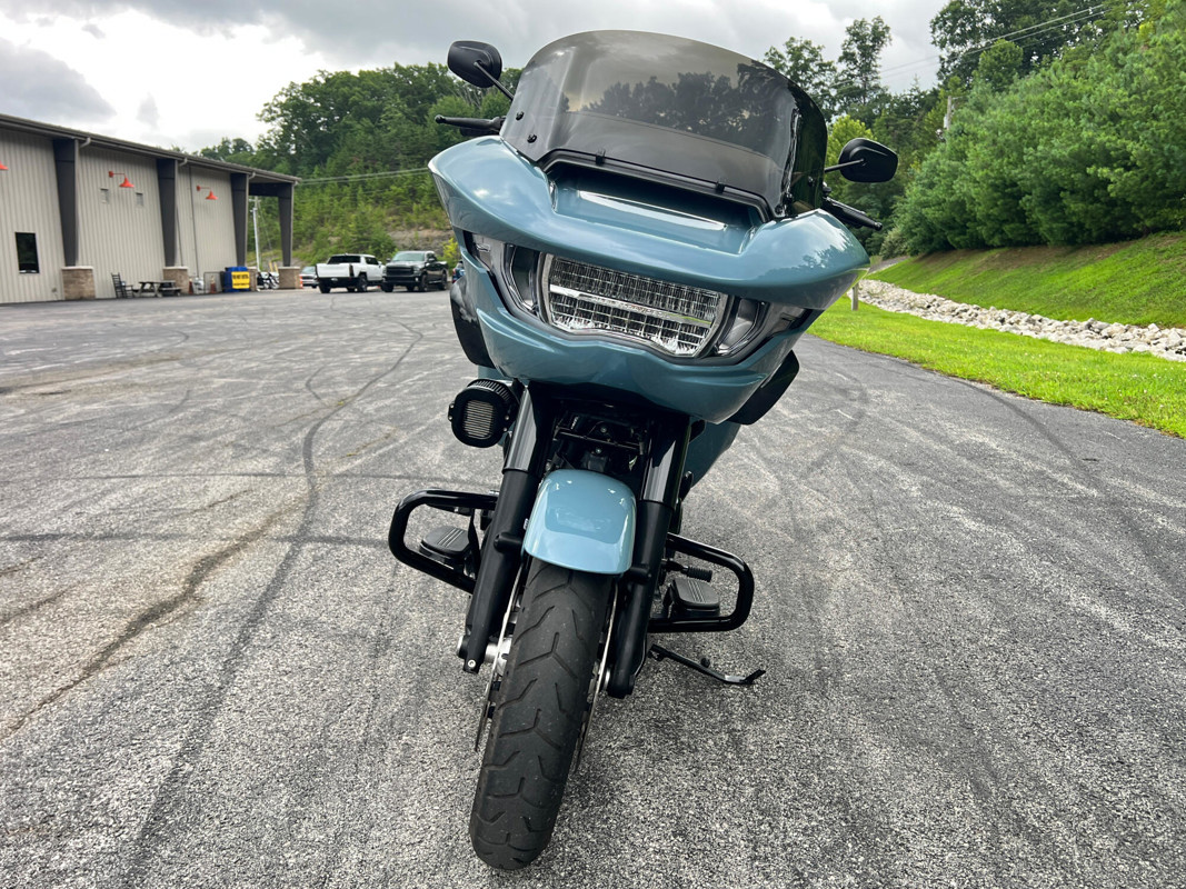 Road Glide®