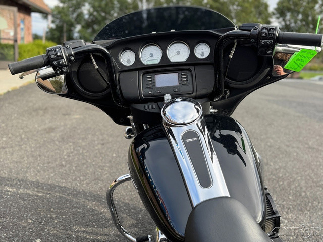 Street Glide®