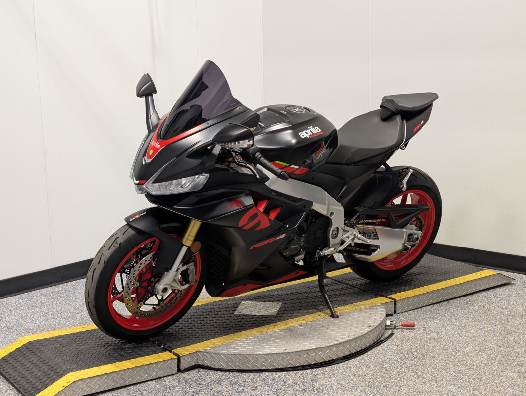 RSV4 1100