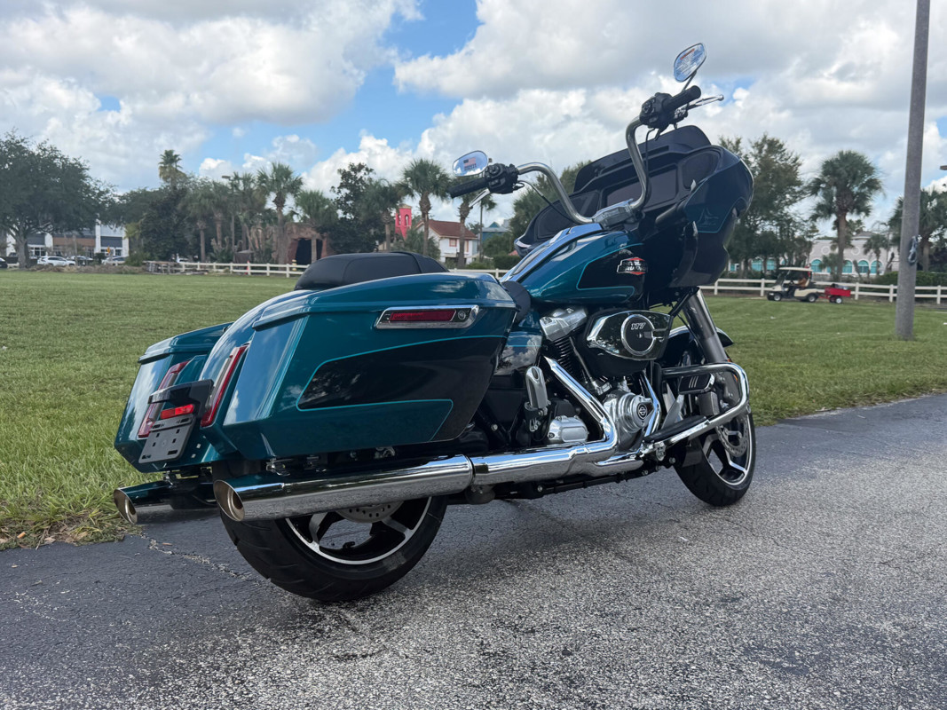 Road Glide®