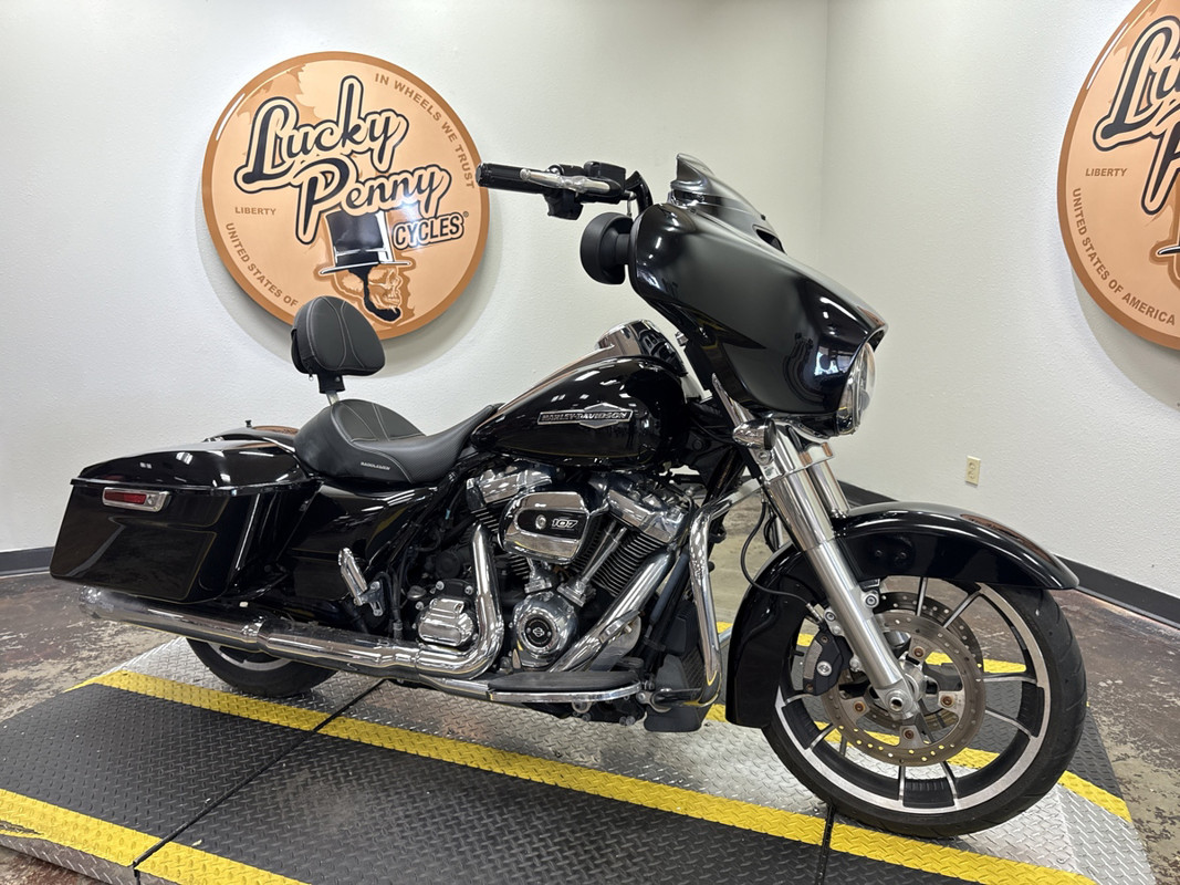 Street Glide®