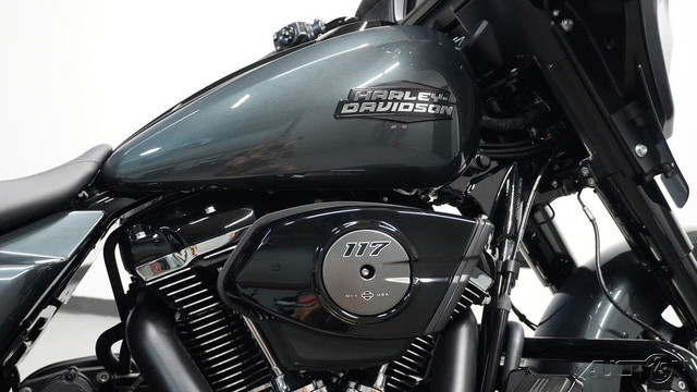 Street Glide®