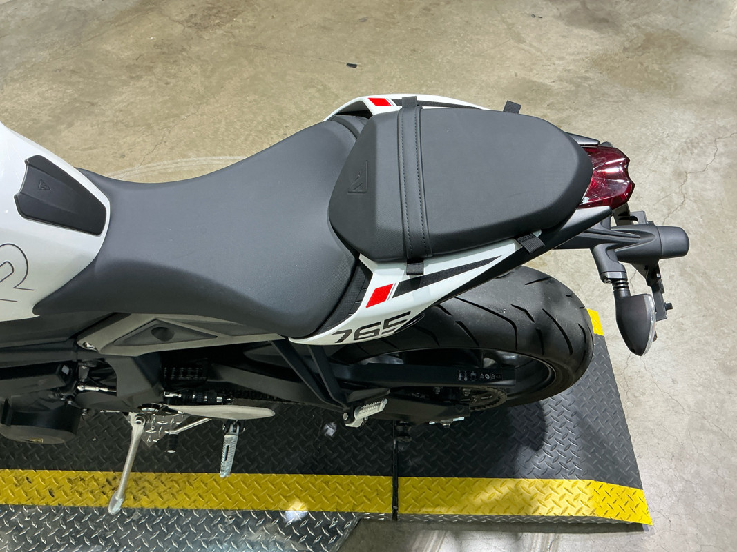 Street Triple R