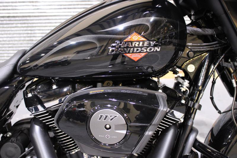 Street Glide®