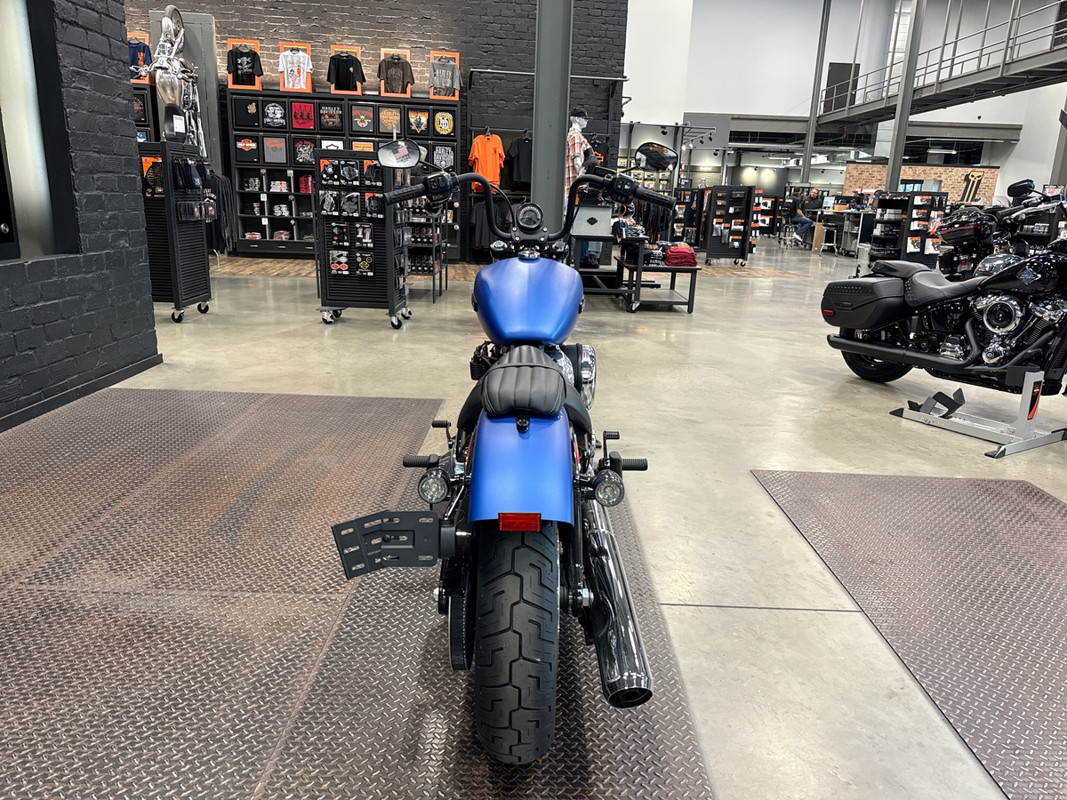 Street Bob®