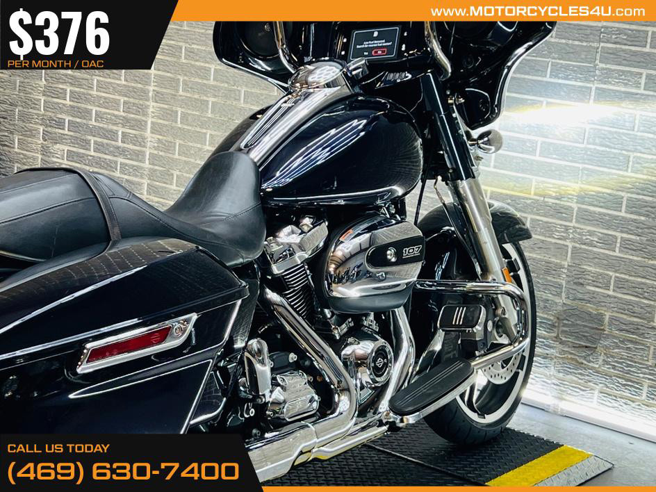 Street Glide®